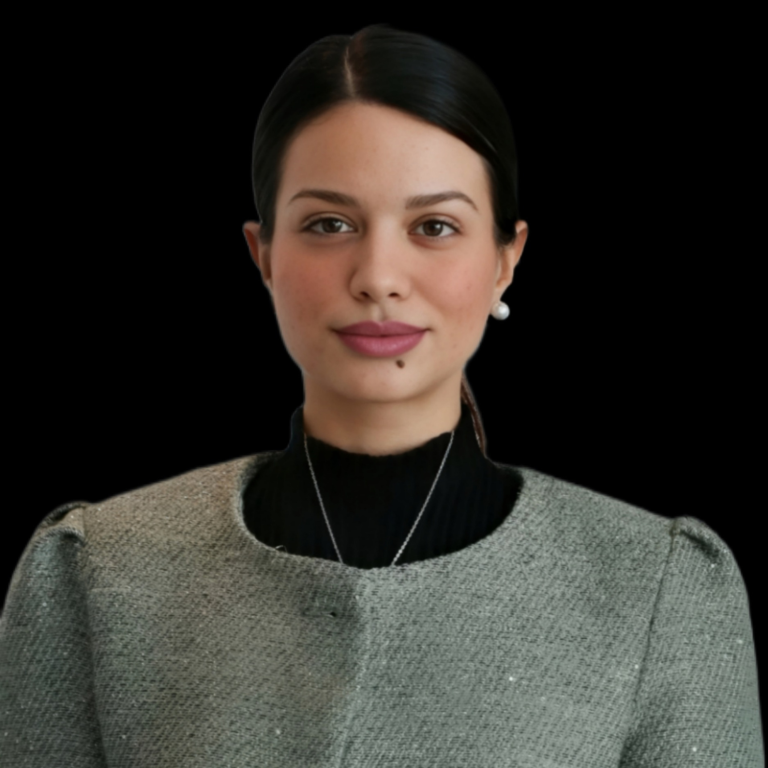 Julie, Sales agent at Mana Real Estate